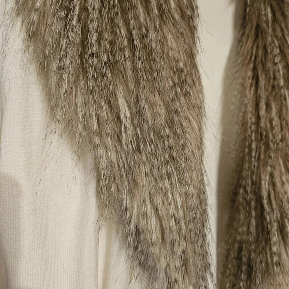 White House Black Market Removable Faux Fur Collared Sweater Off White Wmns Sz M - Picture 6 of 14